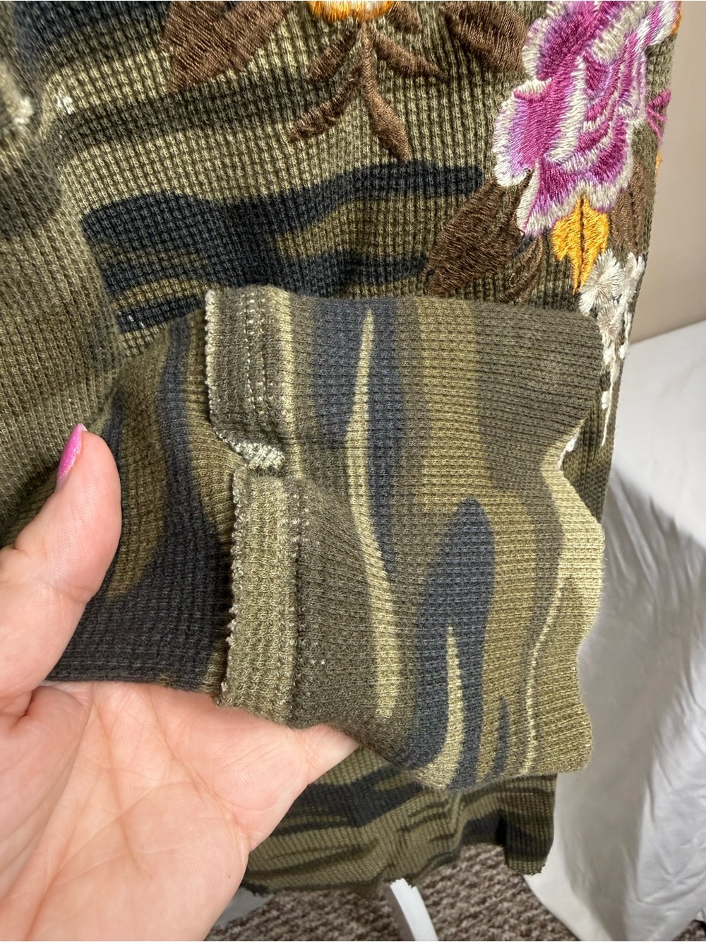Johnny Was Olive Camo Long Sleeve Top size large - Picture 9 of 11